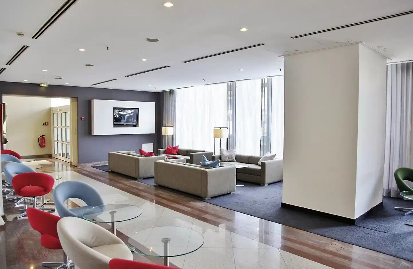 Holiday Inn Hamburg Lobby