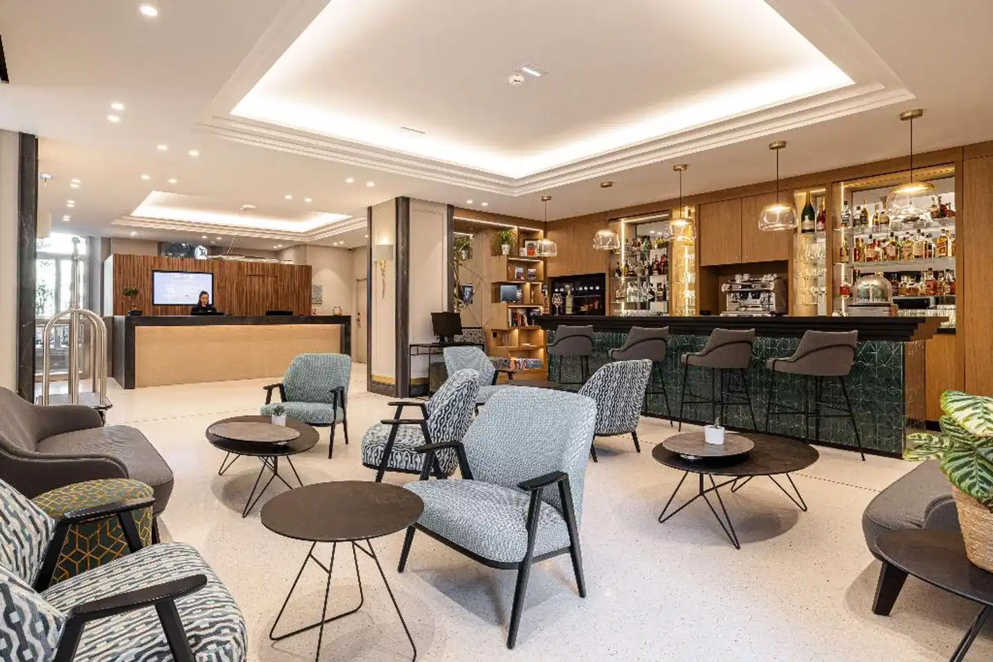 Hôtel Apollinaire Nice Lobby