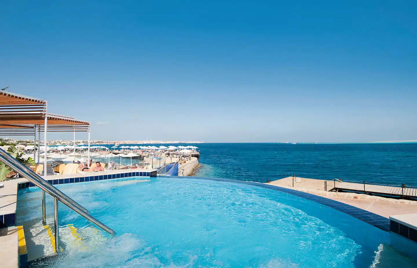 Sunrise Holidays Resort Pool