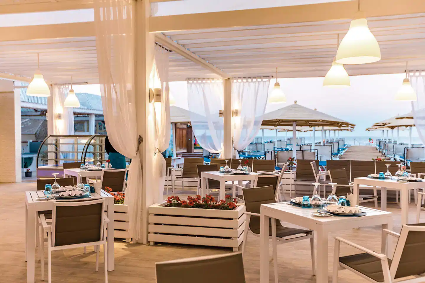 Sunrise Holidays Resort Restaurant