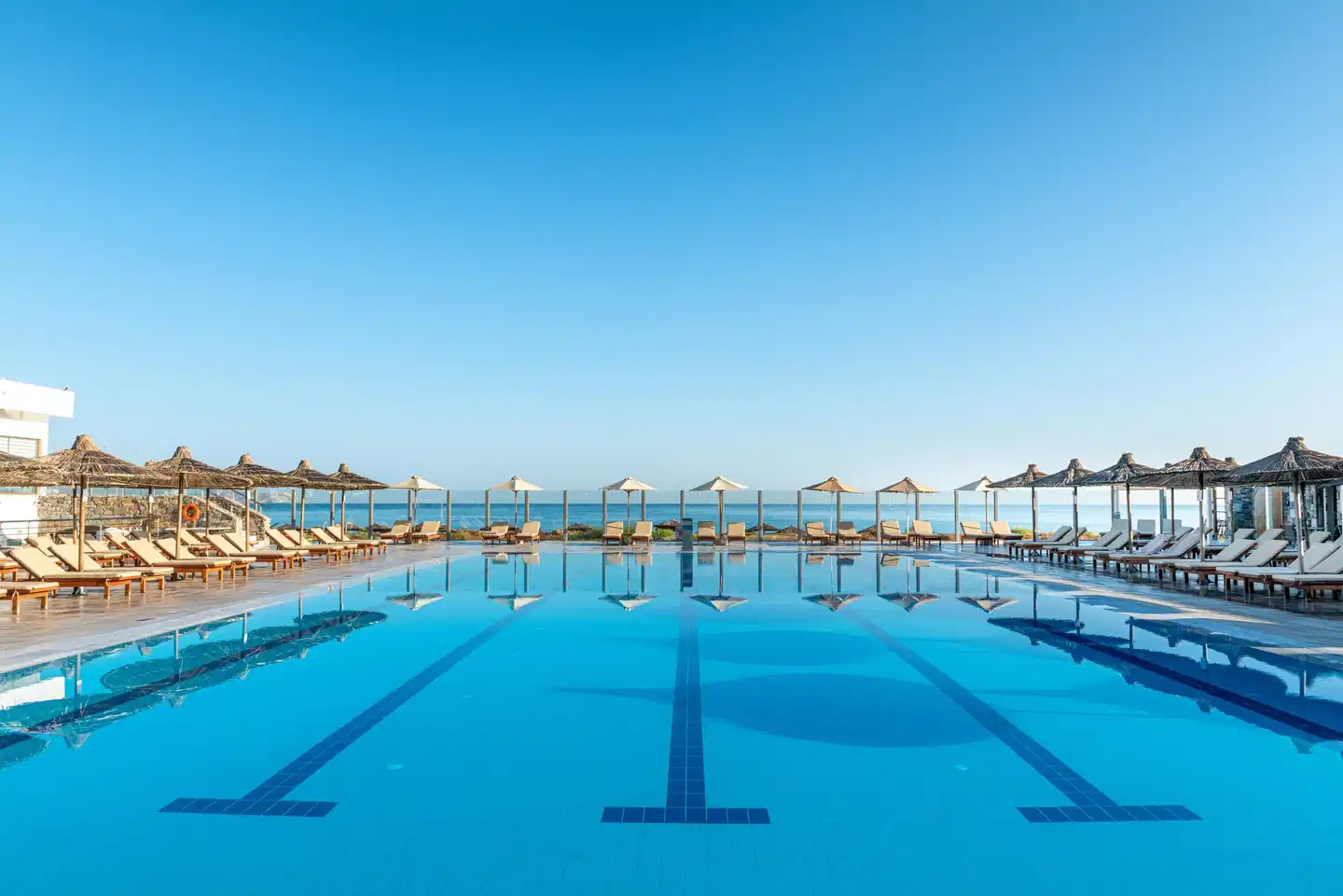 Creta Beach Pool
