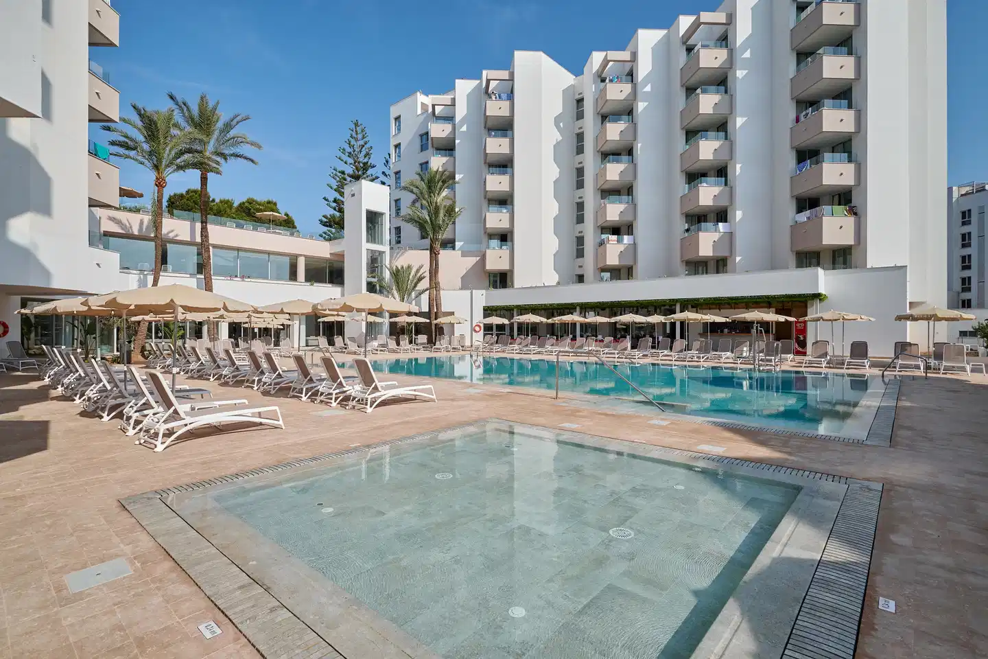 Hipotels Bahia Grande Pool