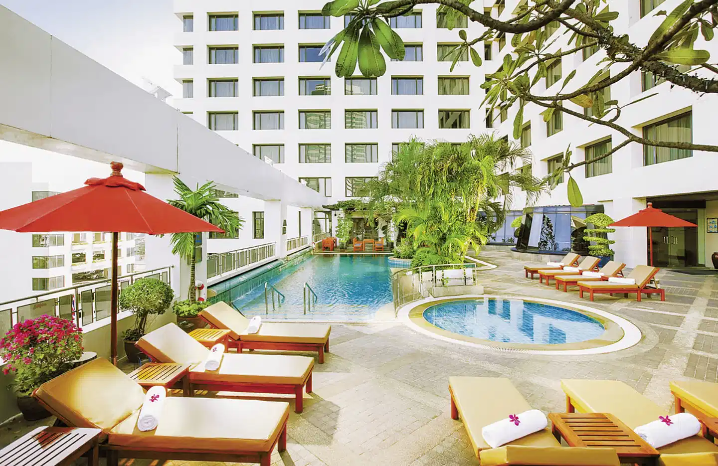 Avani Atrium Bangkok Pool