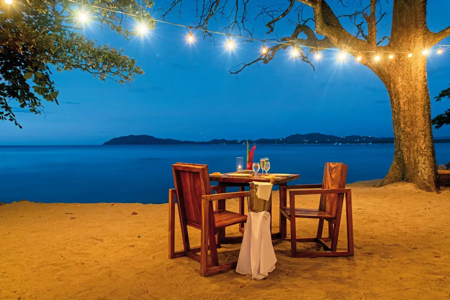 Capitan Suizo Beachfront Boutique Hotel Terrasse