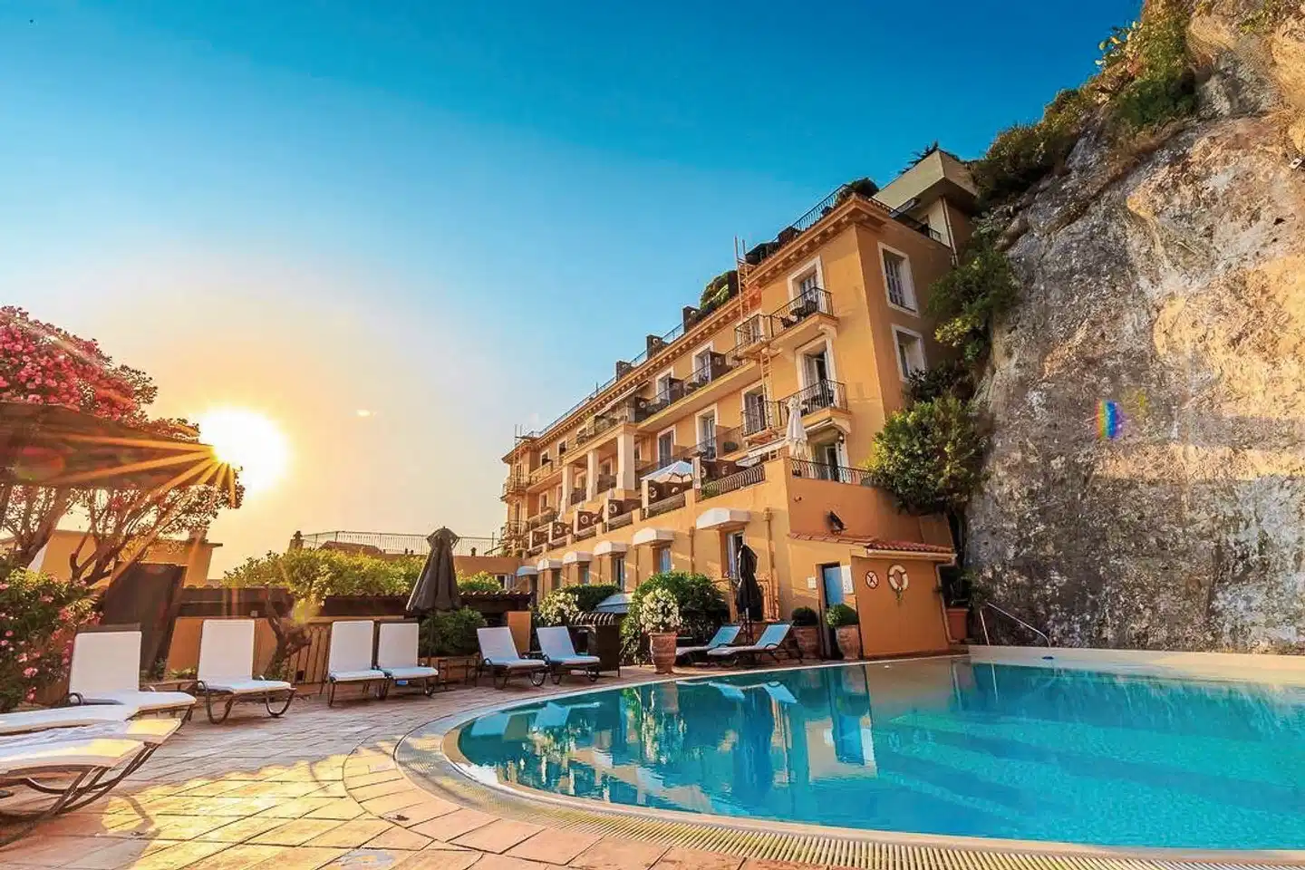 Hotel La Perouse Pool