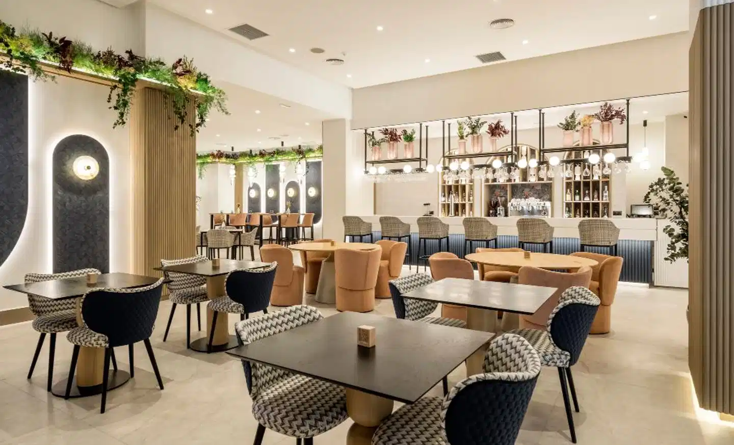 Hotel ILUNION Les Corts Spa Bar