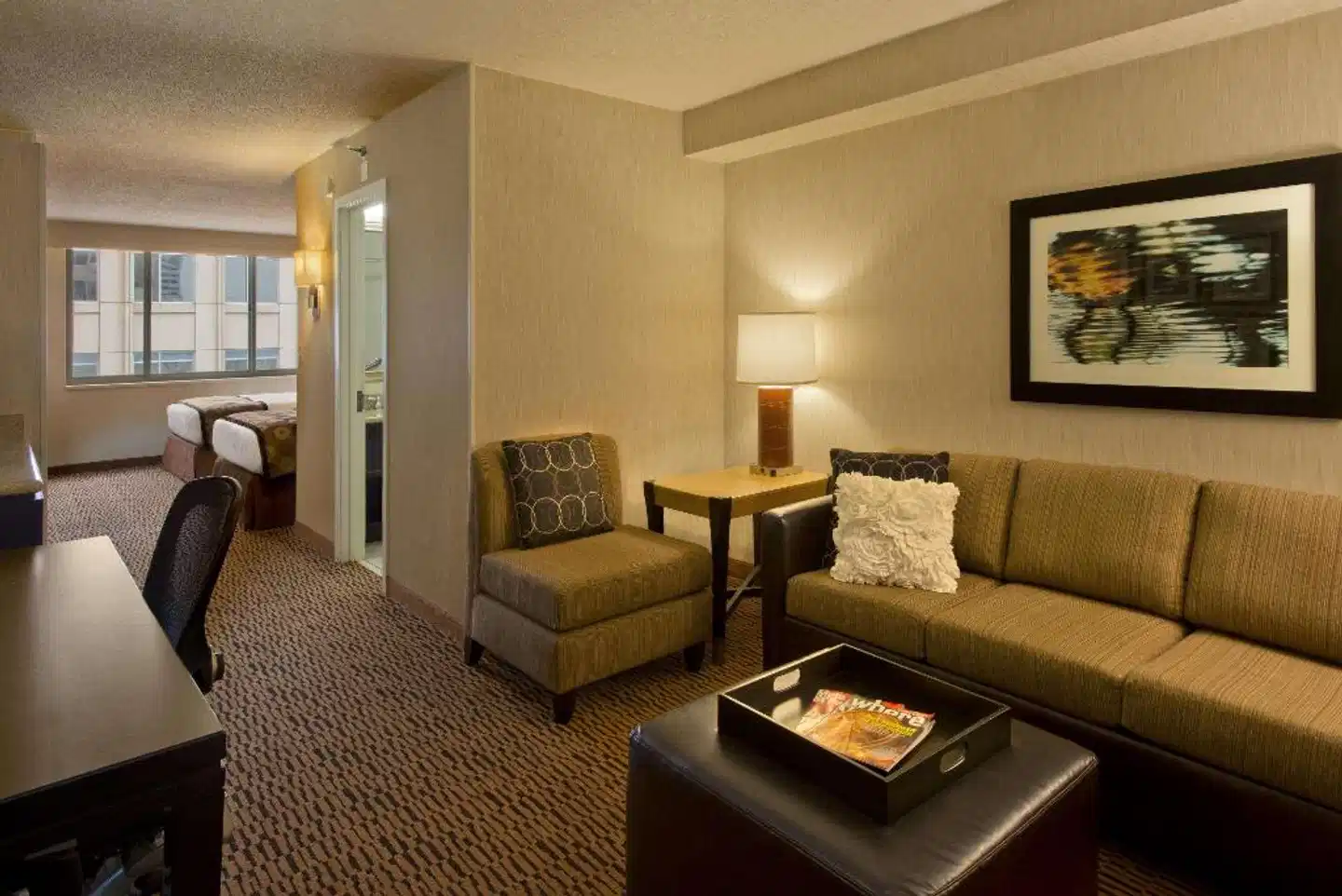 DoubleTree Suites by Hilton Minneapolis Lobby