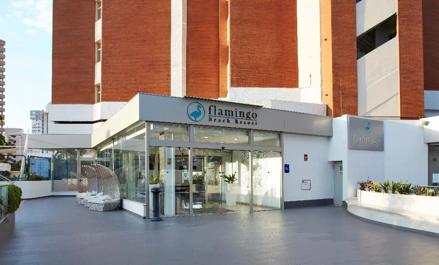 Flamingo Beach Resort Aussenansicht