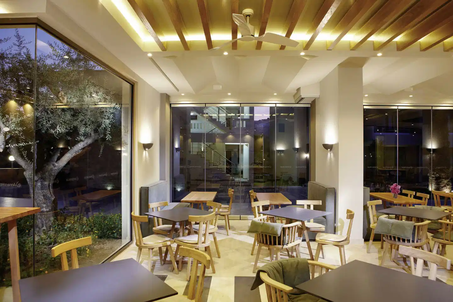 Anna's House Relaxing Holidays Restaurant