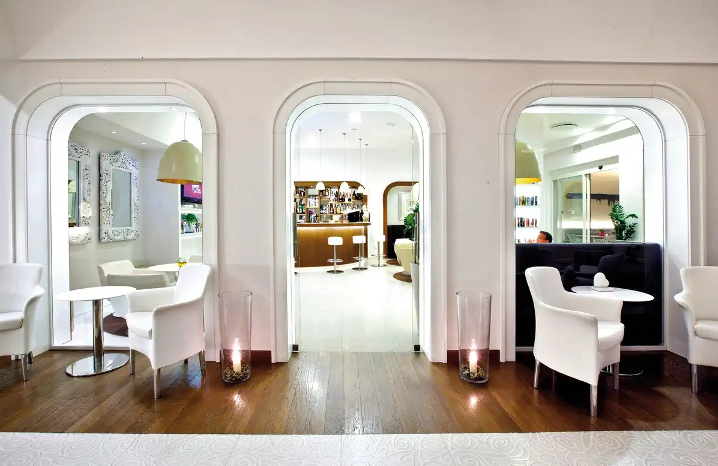 Plaza Sorrento Lobby