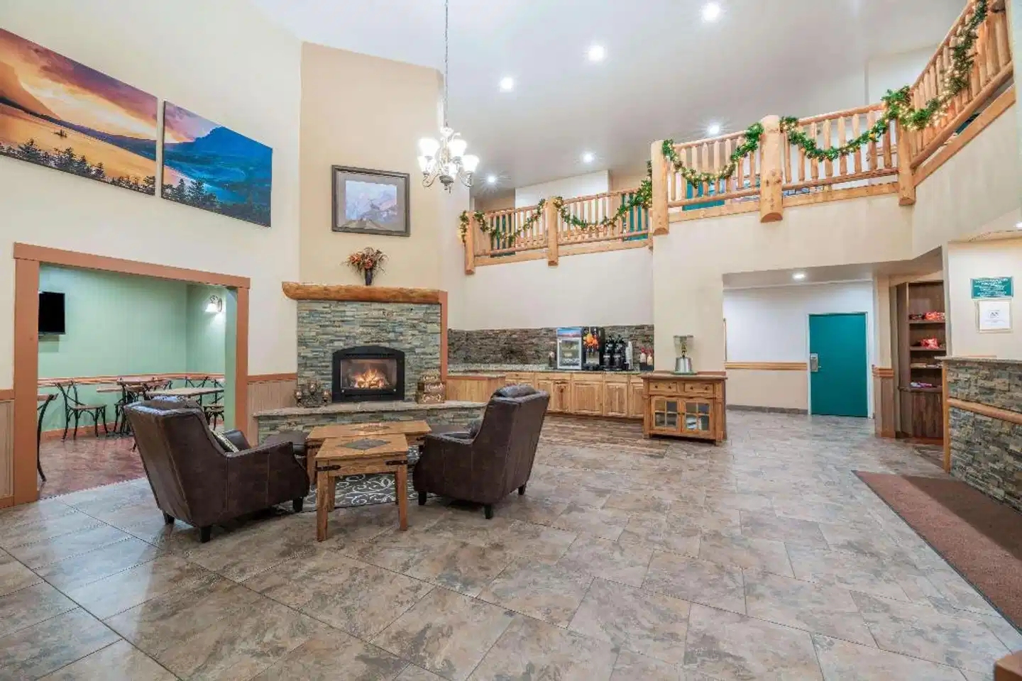 La Quinta Inn & Suites by Wyndham Belgrade - Bozeman Airport Lobby