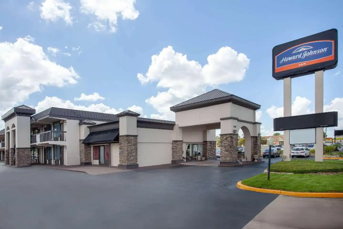 Howard Johnson by Wyndham Airport Florida Mall Aussenansicht