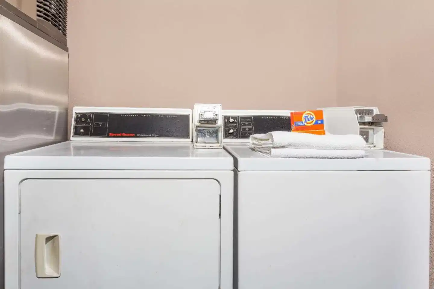 Super 8 by Wyndham Marianna Modellaufnahme