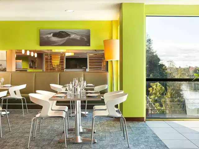 ibis Hamilton Tainui Lobby