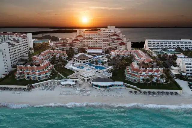 Wyndham Grand Cancun All Inclusive Resort & Villas Aussenansicht