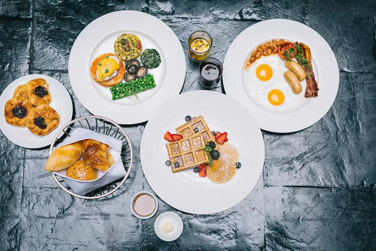 Anantara Siam Bangkok Hotel Restaurant