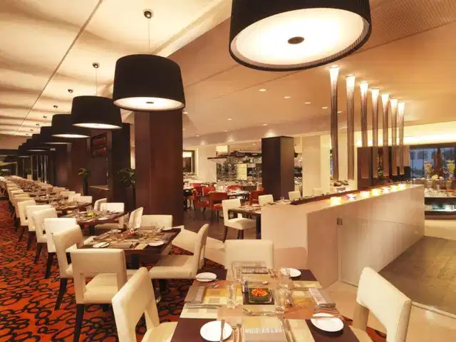 Mövenpick Grand Al Bustan Dubai Restaurant