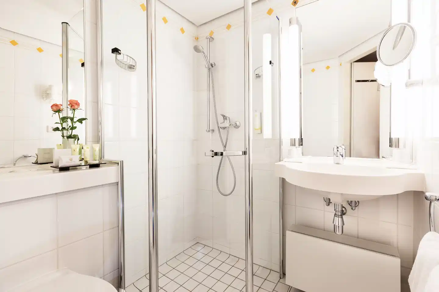 Best Western Premier Grand Hotel Russischer Hof Badezimmer