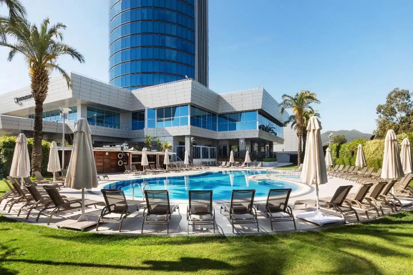 Wyndham Grand Izmir Ozdilek Pool