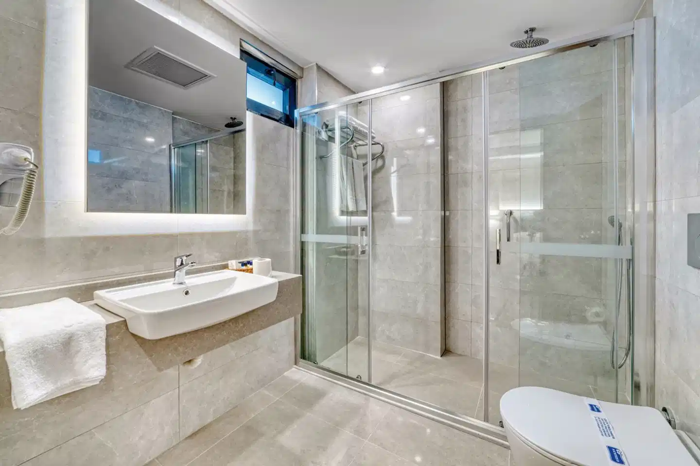 Kahya Hotel Badezimmer