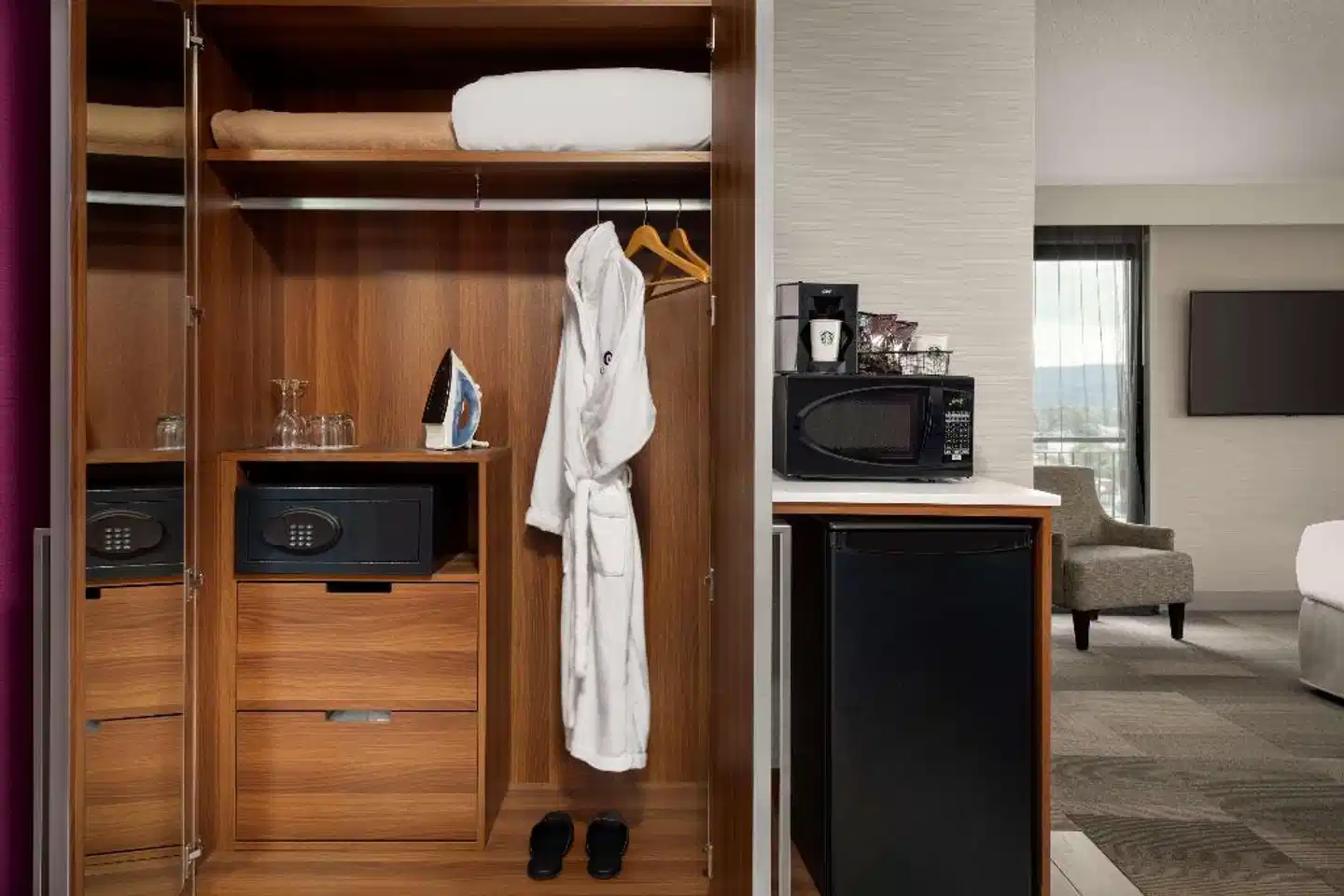 Coast Prince George Hotel by APA Wohnbeispiel