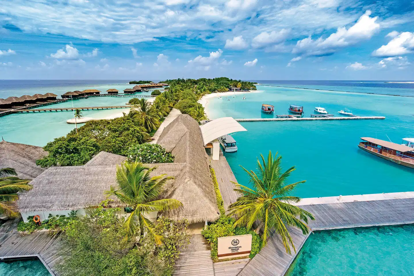 Sheraton Maldives Full Moon Resort & Spa Pool