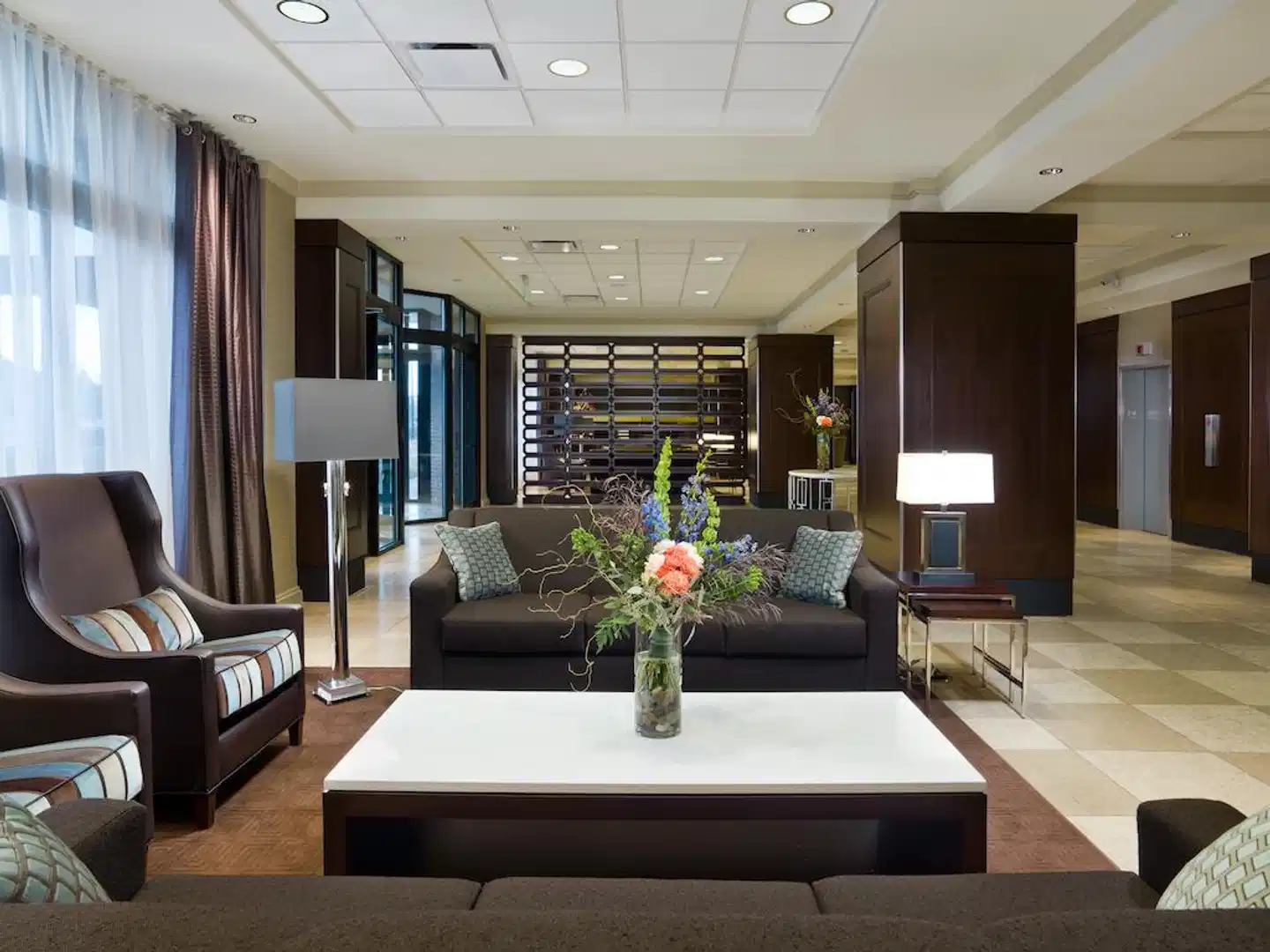 Sheraton Niagara Falls Lobby