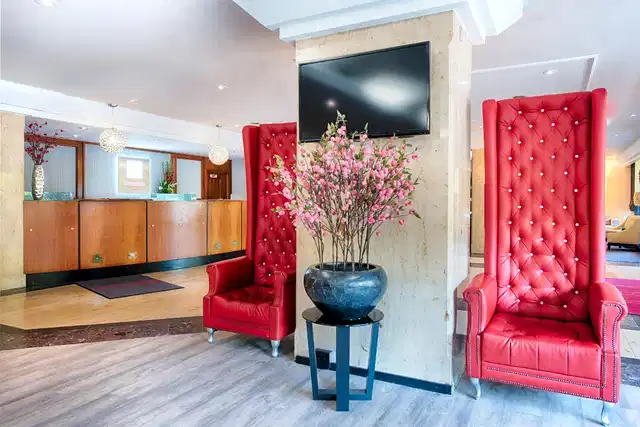 Leonardo Frankfurt City South Lobby