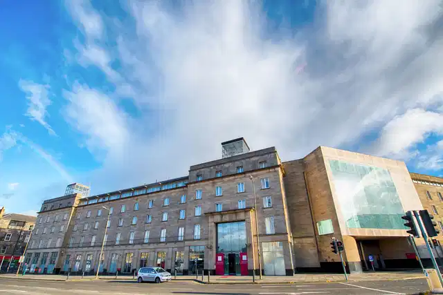 Leonardo Royal Edinburgh Haymarket Aussenansicht