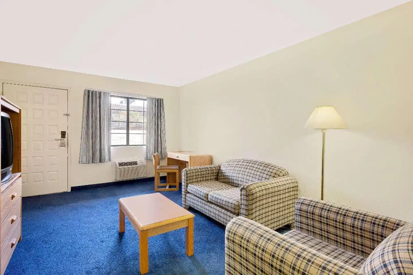 Days Inn & Suites by Wyndham Needles Wohnbeispiel