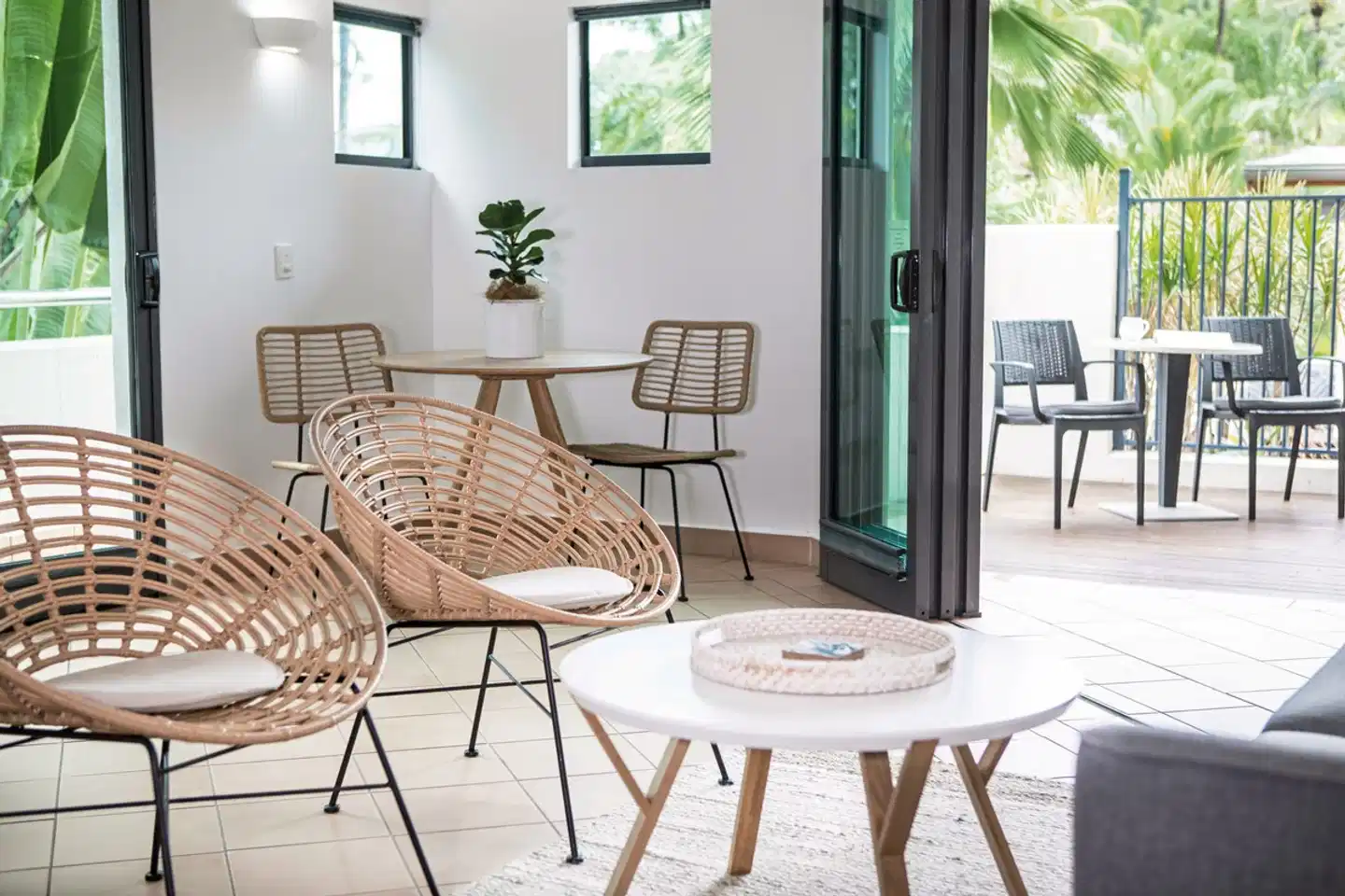 Peninsula Boutique Hotel Lobby