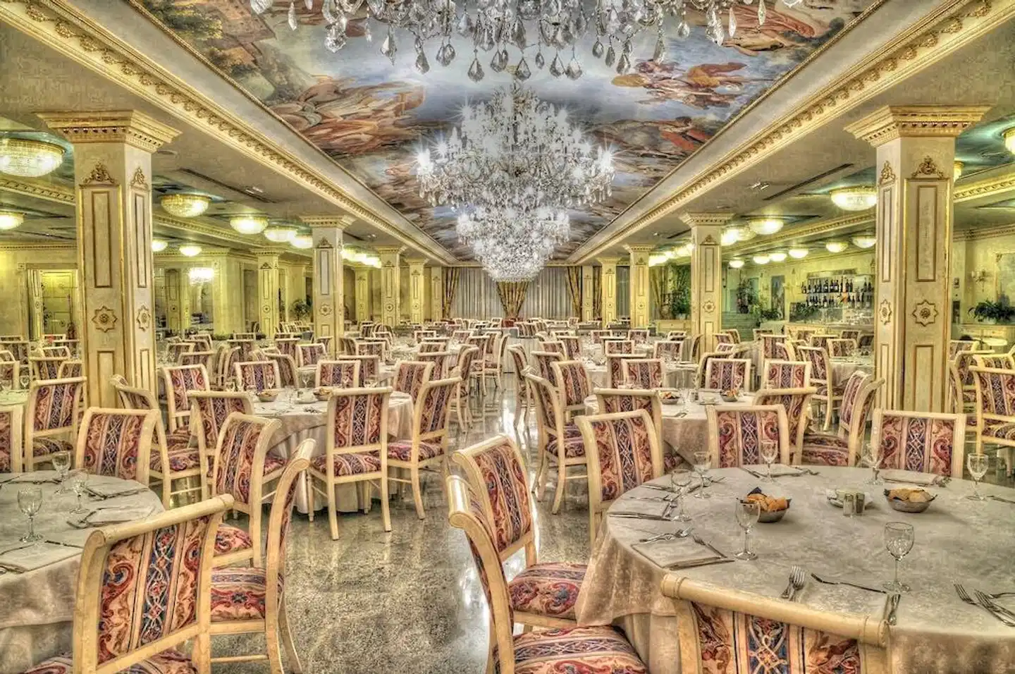 Hotel Alexander Palace Restaurant