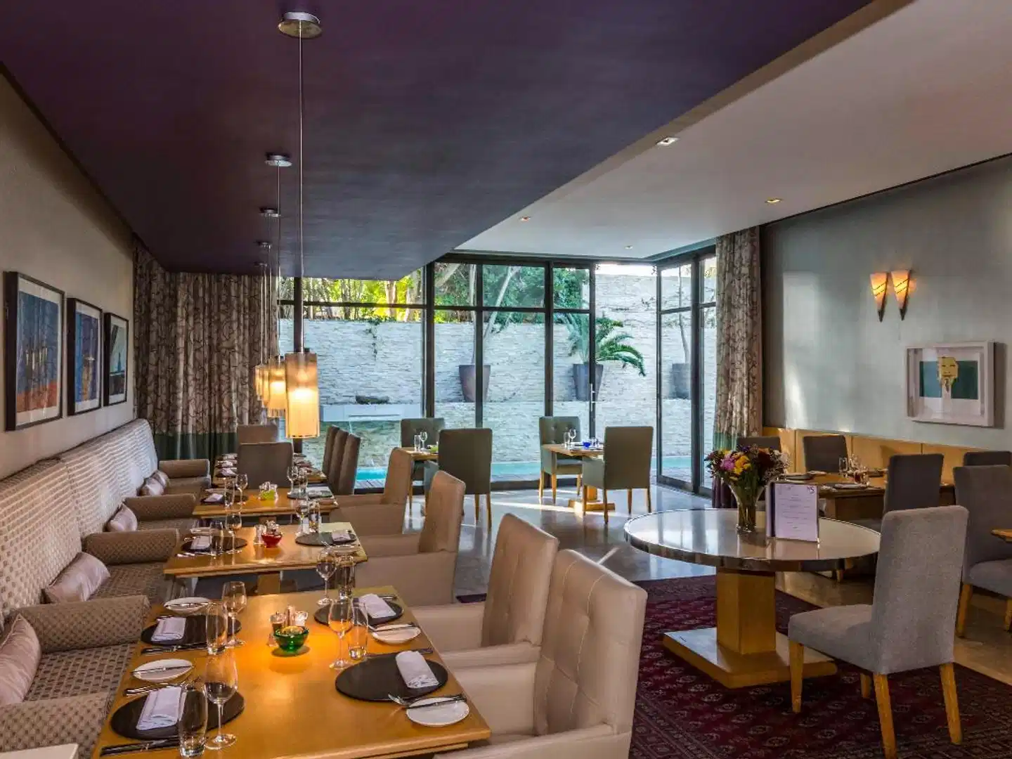 No 5 Boutique Art Hotel Restaurant