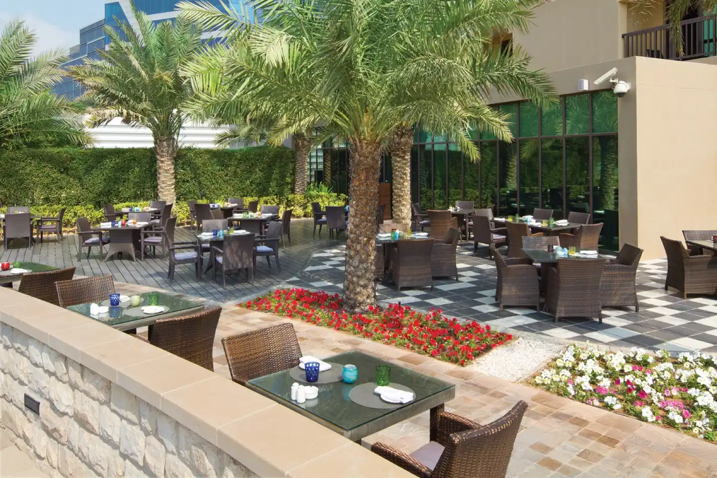 Traders Hotel, Qaryat Al Beri, Abu Dhabi Terrasse