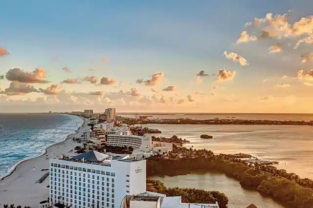 Royalton Chic Cancun Strand