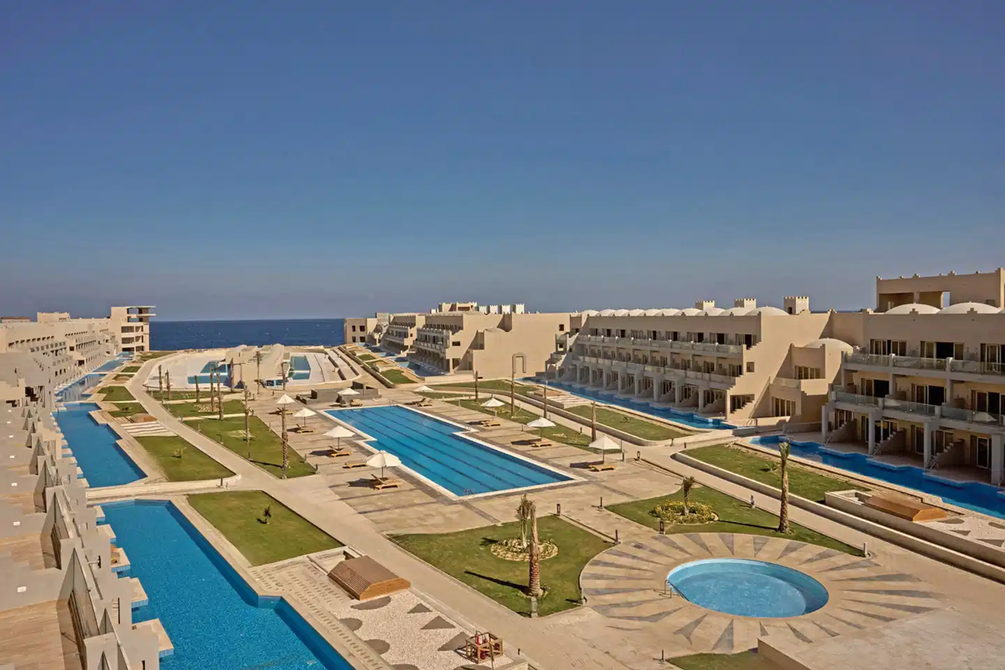 Diamond Beach by Pearl Resort Pool