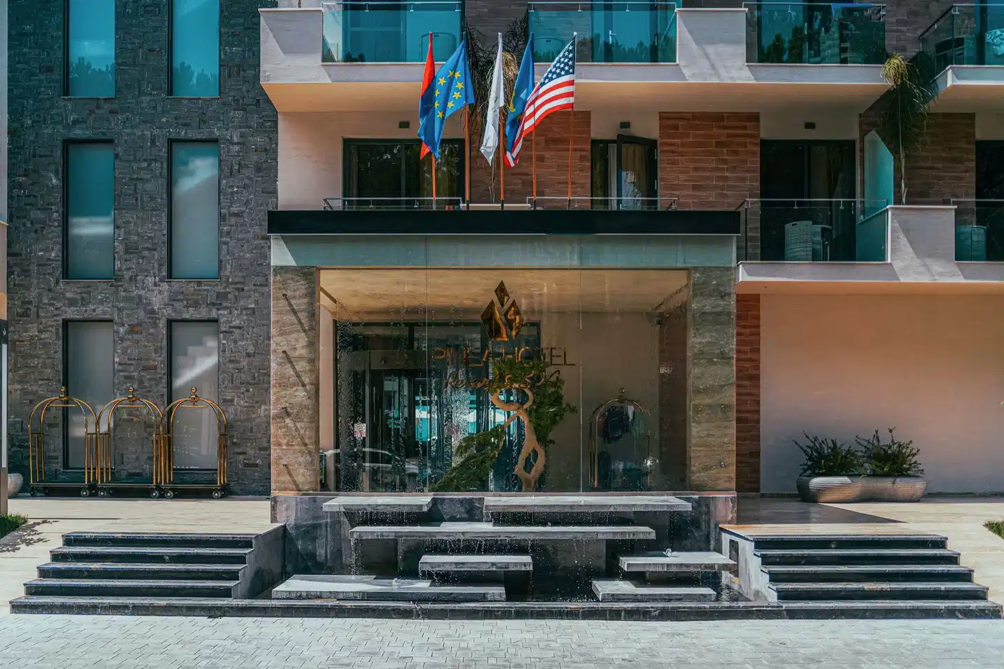 Pinea Hotel Resort & Spa Aussenansicht