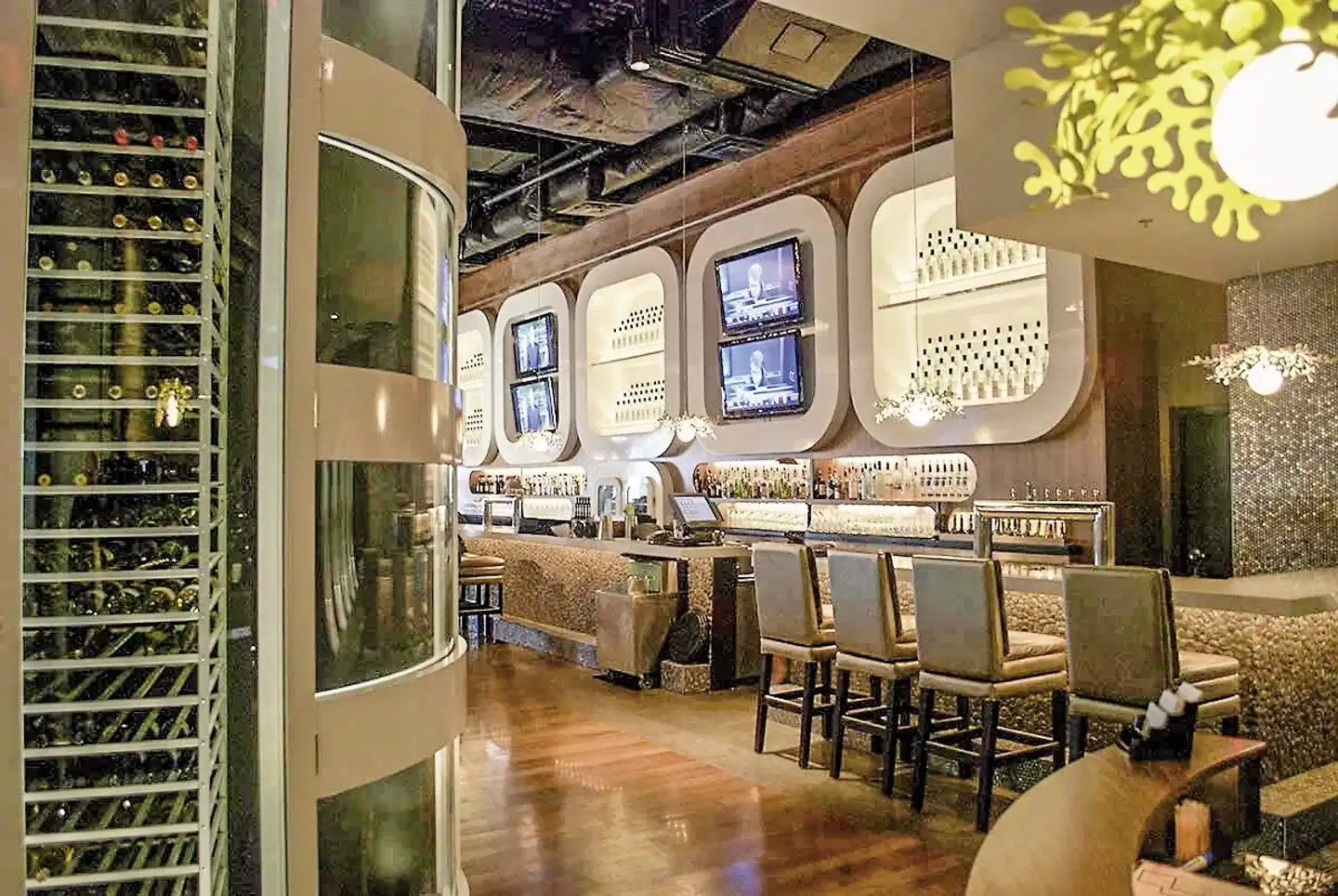 Sandman Signature Vancouver Airport Bar