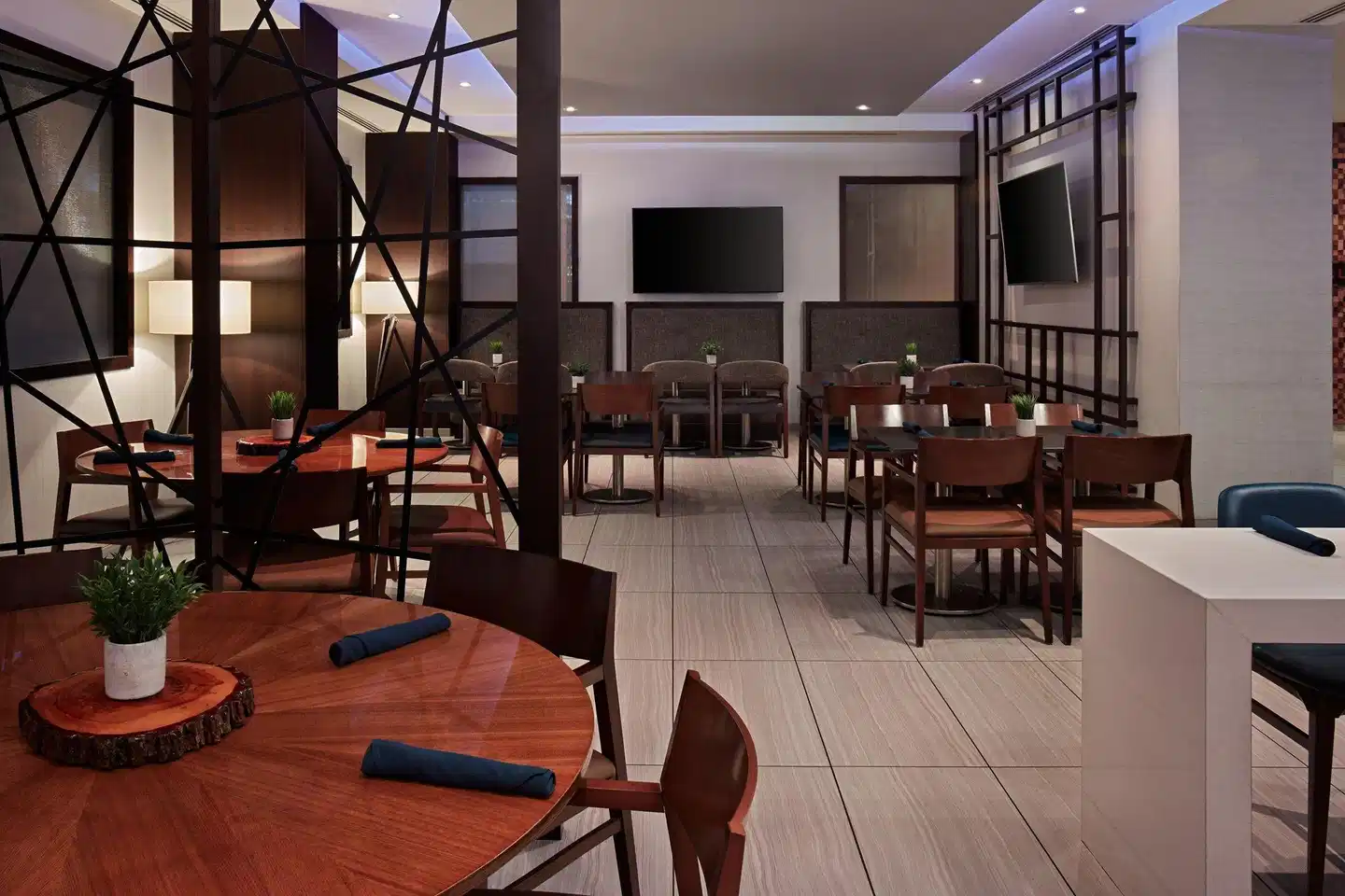 Toronto Airport Marriott Hotel Lobby