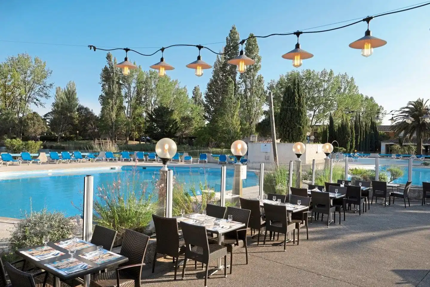 SOWELL HÔTELS LOlivier & SOWELL Family Les Amandiers Restaurant