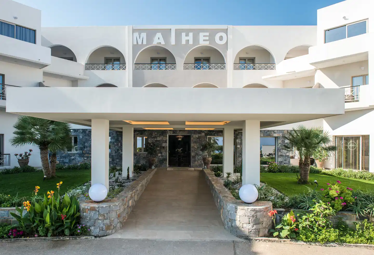 Matheo Villas & Suites Aussenansicht