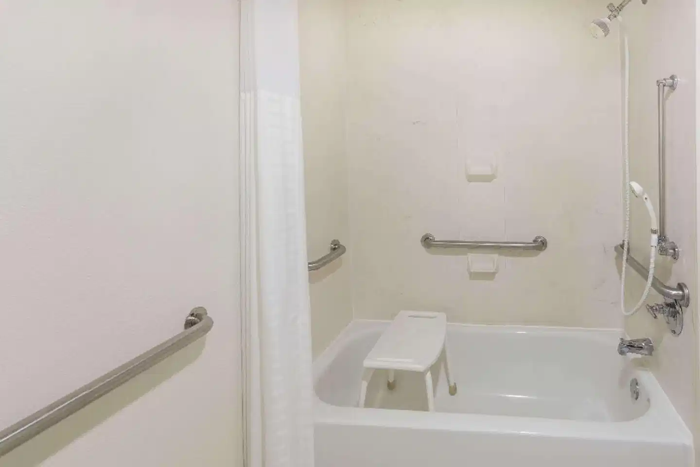 Baymont by Wyndham Orangeburg North Badezimmer