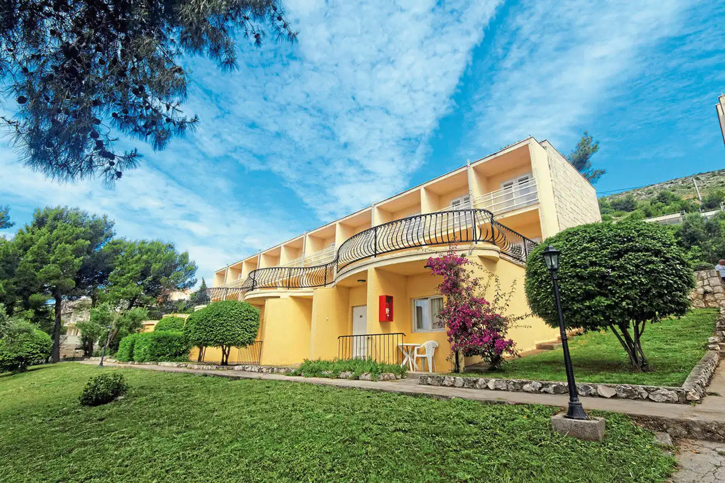 Val (ex Hotel Jadran Seget Donji All Inclusive Resort) Aussenansicht