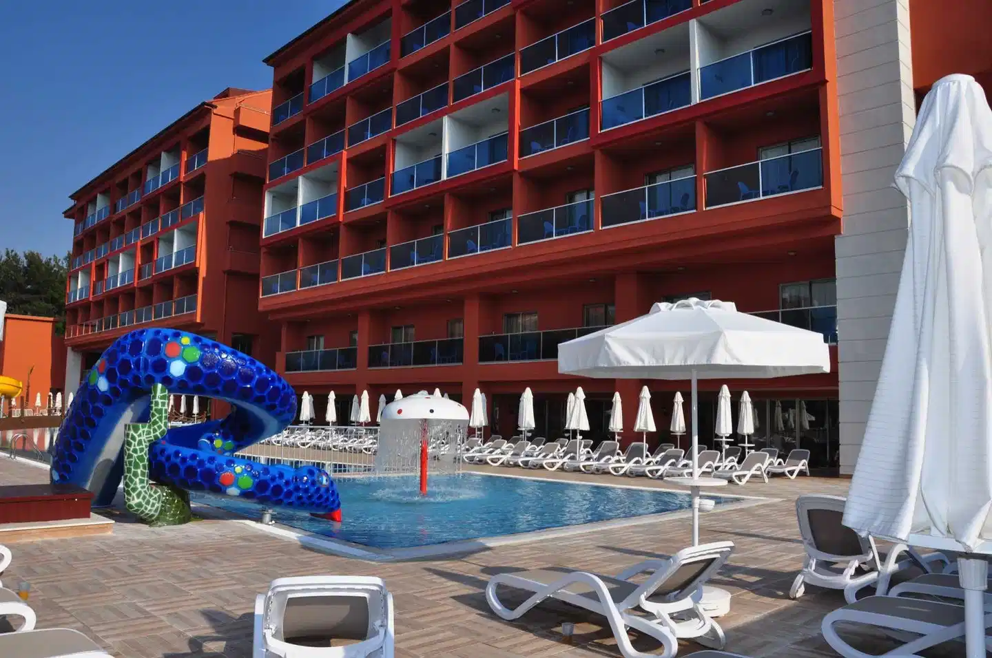 Club Side Coast Pool