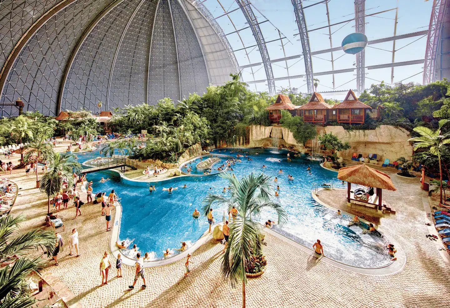 Tropical Islands Hallenbad