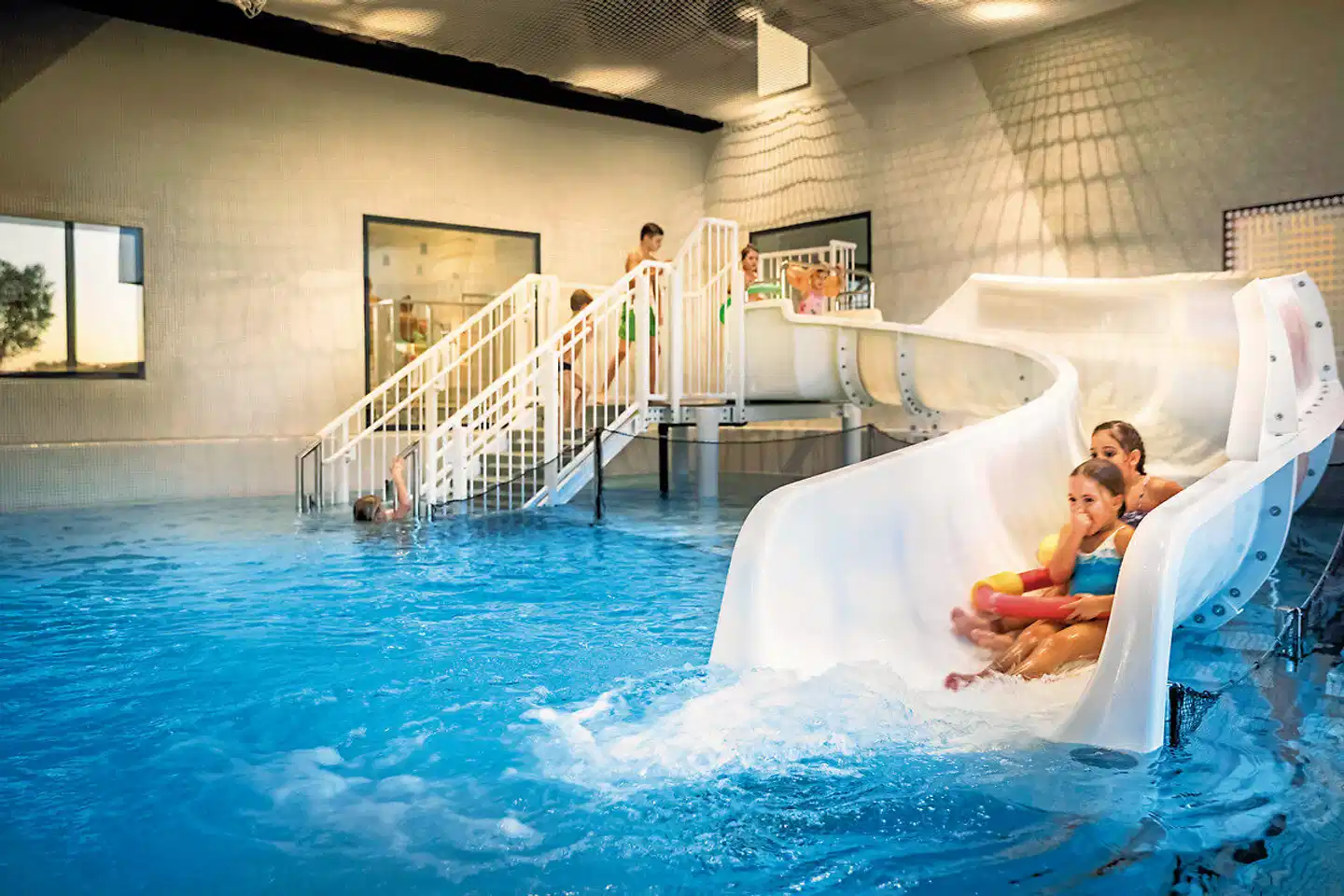 Family Hotel Amarin Hallenbad