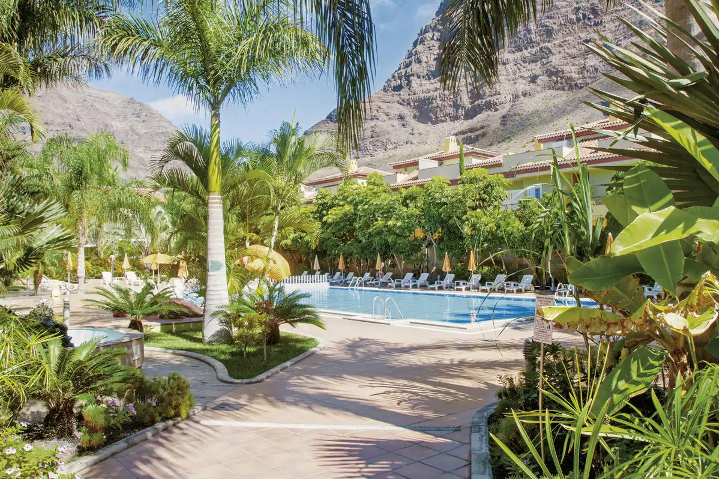 Residencial El Llano Pool