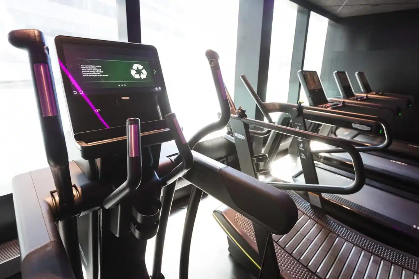 Clarion Hotel Sign Sport und Entertainment