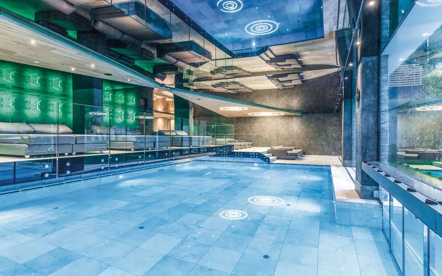 Stroblhof Active Family Spa Resort Hallenbad