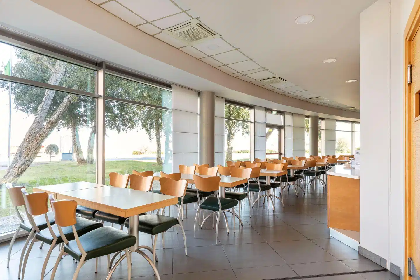 Holiday Inn Express Langhe Cherasco Restaurant